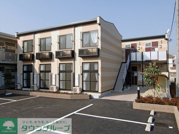 レオパレスファーレVの物件外観写真